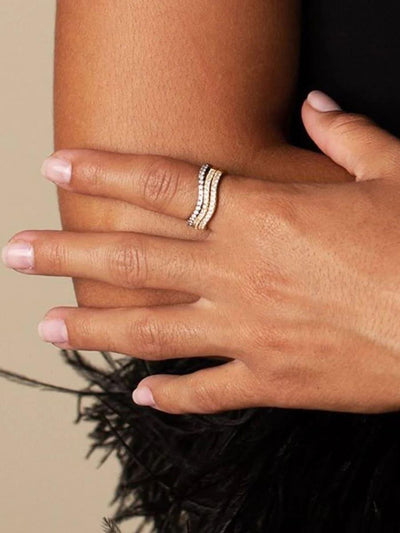 Sleek Wave Line diamantindlagt ring